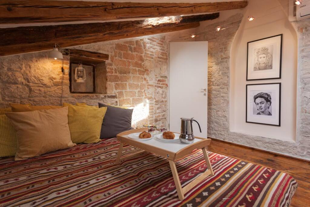 Vintage Apartment Rovinj Old Town Exterior foto
